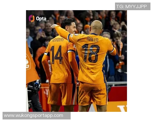 四名英超球员齐发力荷兰队历史首次同场破门创佳绩